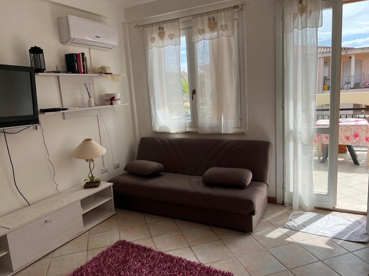 Appartamento Santa margherita di Pula Esterno foto